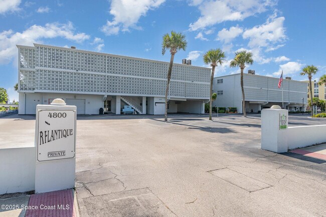 Foto del edificio - 4800 Ocean Beach Blvd