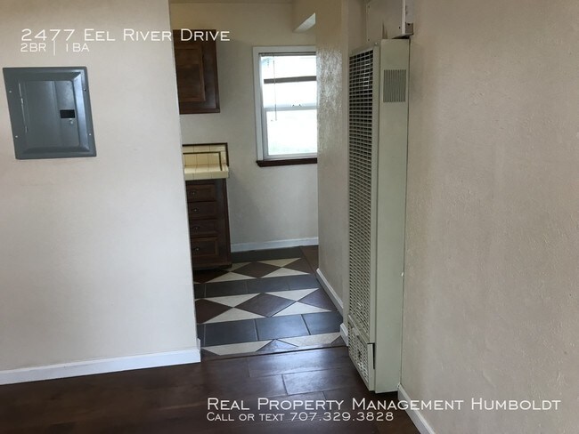 Foto del edificio - 2477 Eel River Dr