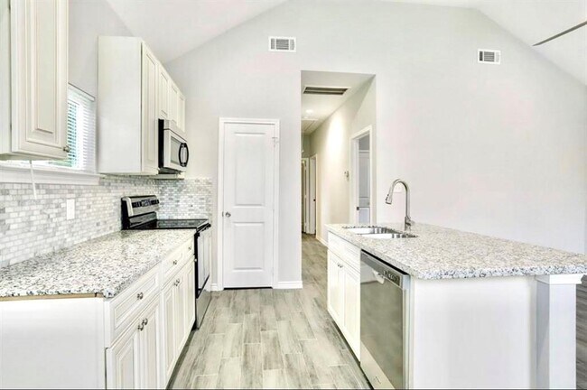 Foto del edificio - 16618 Meadowcroft St