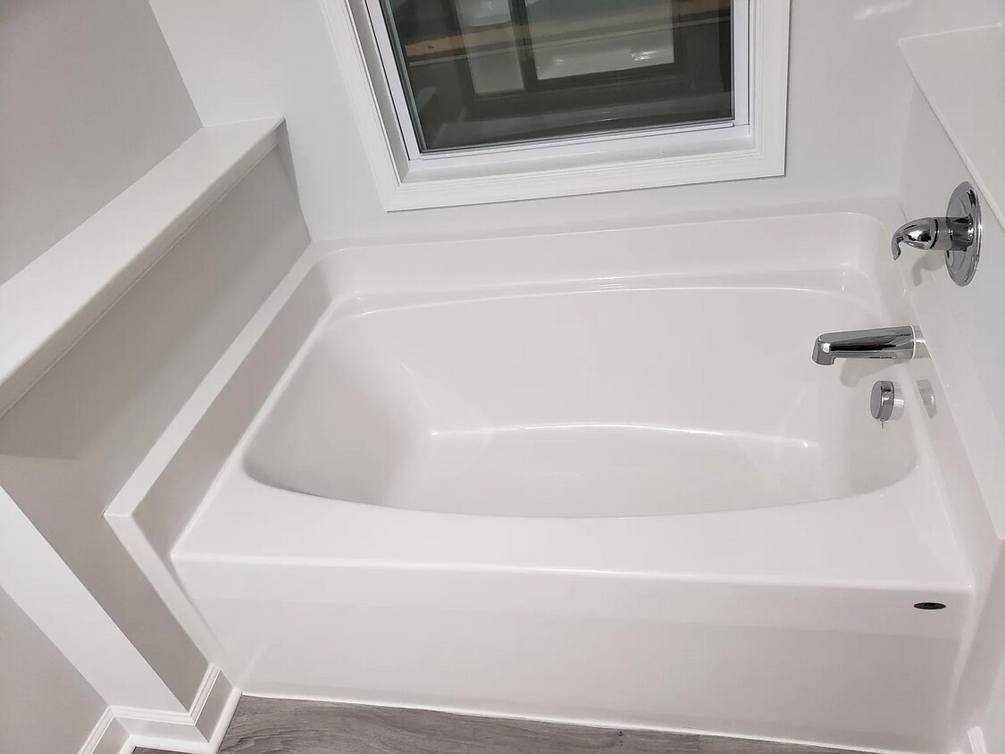 Foto del edificio - 8102 Side Spg Ter