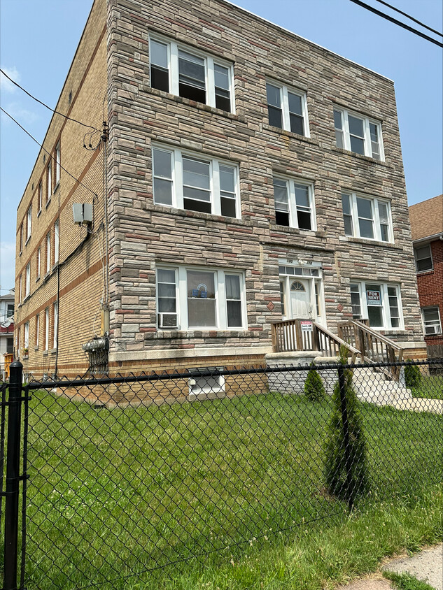 Primary Photo - 178-180 Roosevelt St