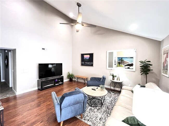 Foto del edificio - 26 Melinda Ln