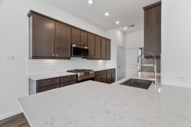 Foto del edificio - 5634 Amber Brook Ln