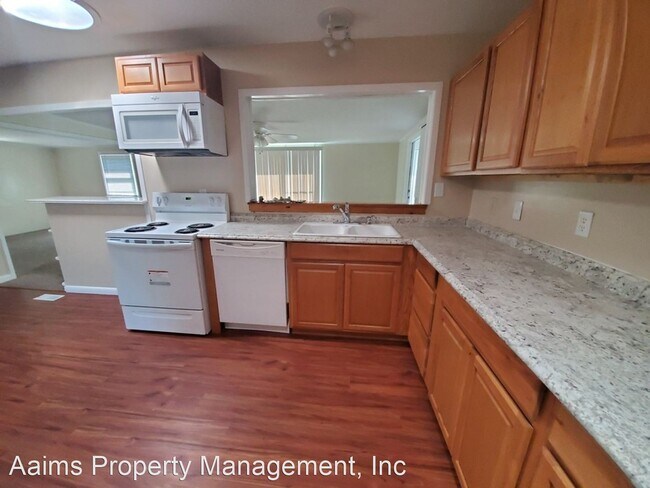 Foto del edificio - 3 br, 2 bath House - 813 Moriston Road