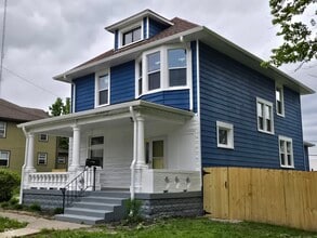 Building Photo - 24 N Randolph St