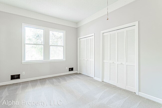 Foto del edificio - 4 br, 2 bath House - 105 W Main St
