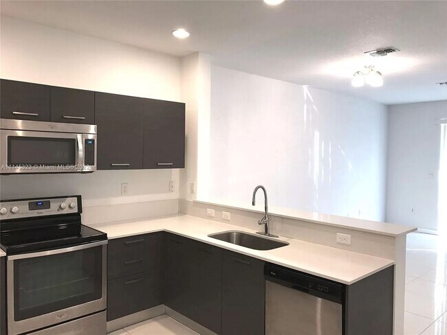 Foto del edificio - 2 Bedroom Townhome in Fort Lauderdale