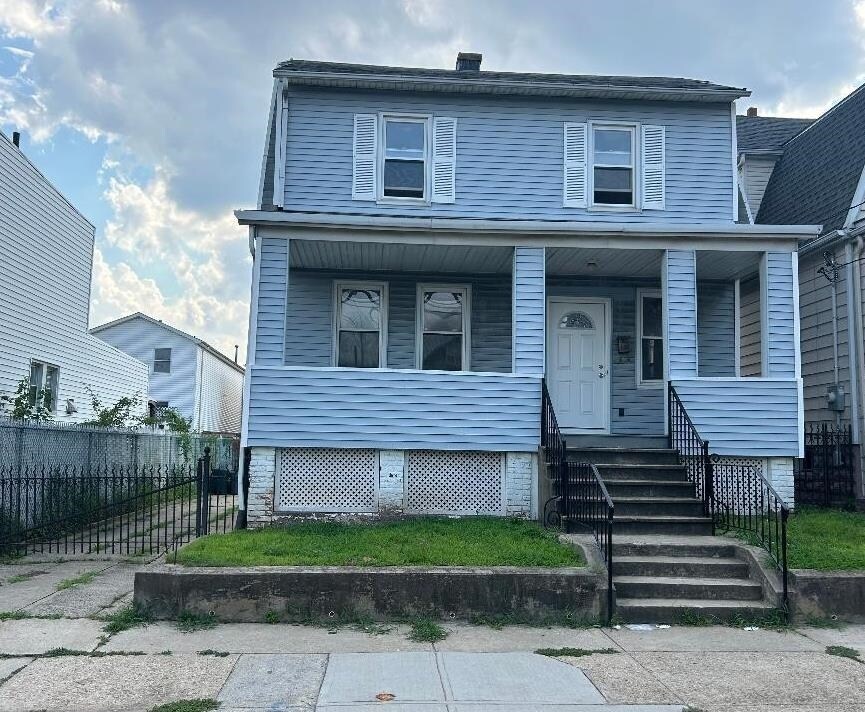 Foto principal - 165 Gates Ave