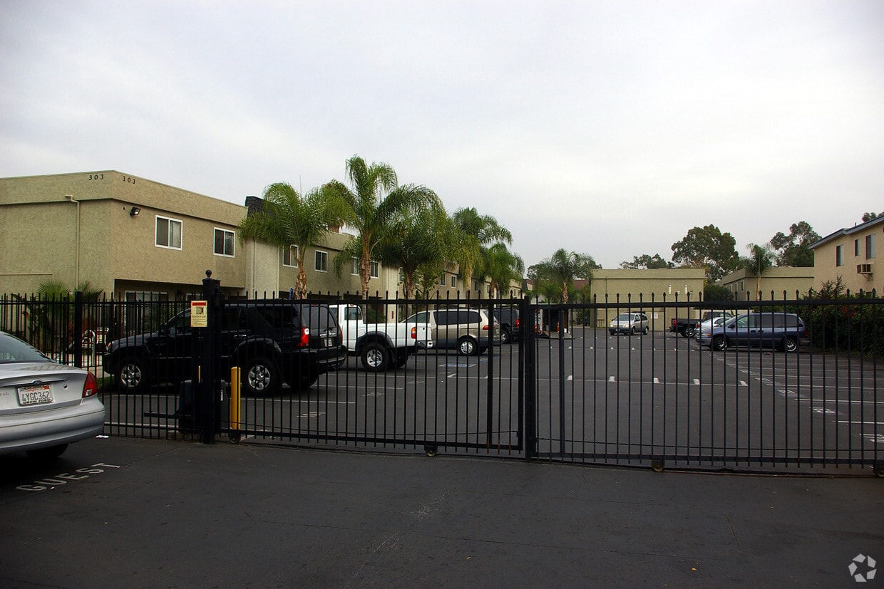 Building Photo - The Pines