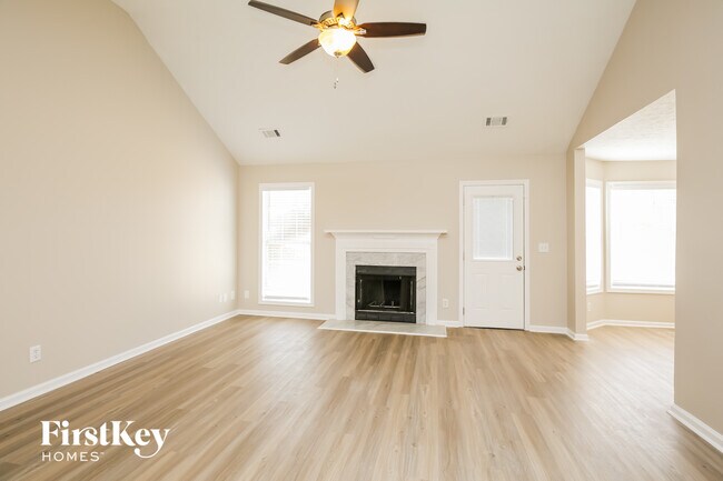 Foto del edificio - 1510 Smoke Hill Dr NE