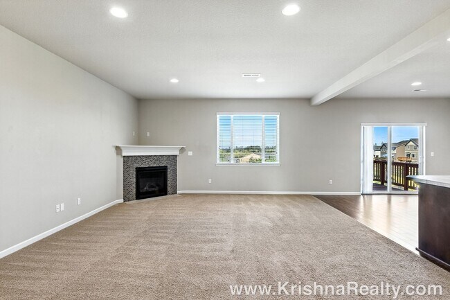 Foto del edificio - Beatufiul 6 Bedrm* 3.5 Bath Single Family ...