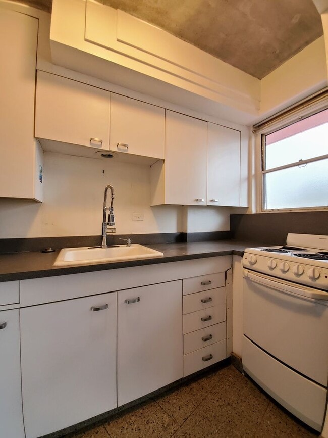 Photo - 2118 Kuhio Ave #603 Apartment