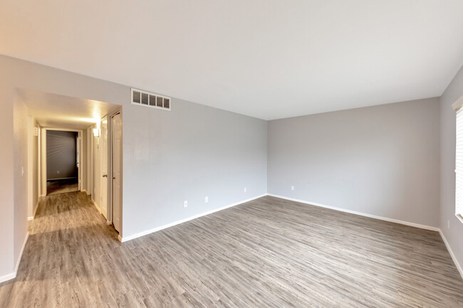 Building Photo - Modern Remodeled 2 Bedroom 2 Full Bath in ...