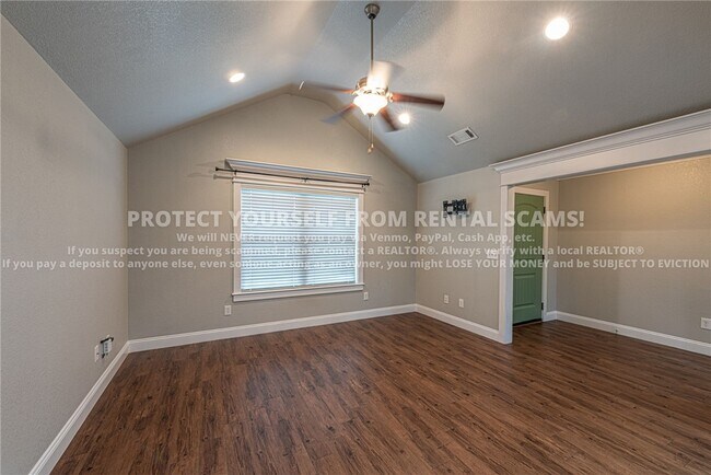 Foto del edificio - 3702 S W Capstone Ave