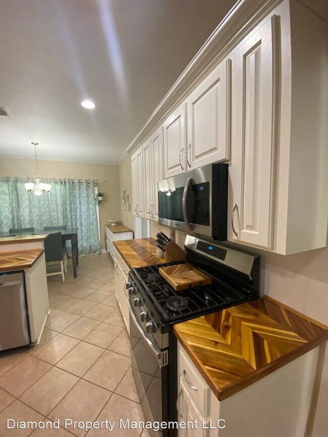Building Photo - 4 br, 3 bath House - 2540 Bloomfield