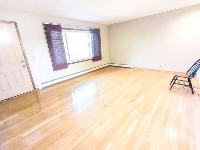 Foto del edificio - 771 McCutcheon Rd