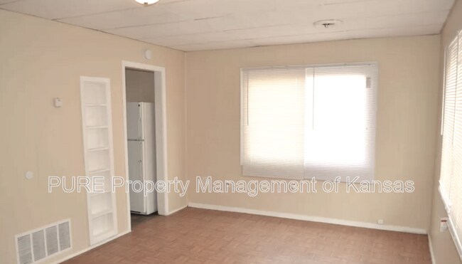 Building Photo - 3311 SE Girard St