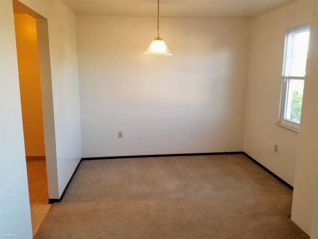 Building Photo - 803 Bellwood Dr