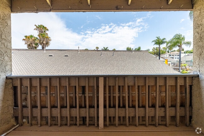 1BR, 1BA - 750SF - Balcony - Rollingwood