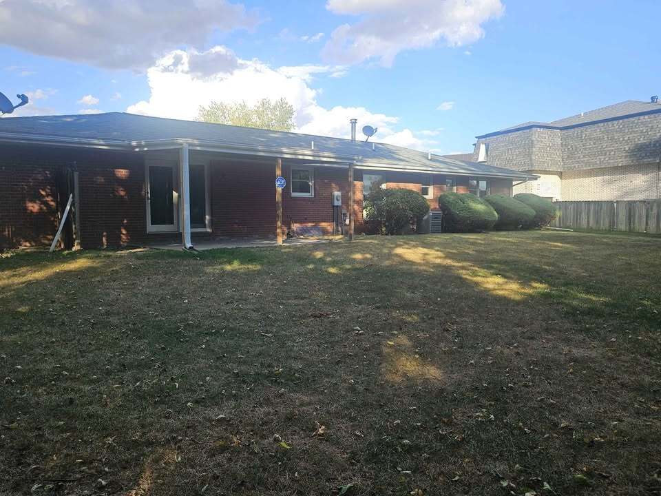 Primary Photo - 121 S Regency Dr