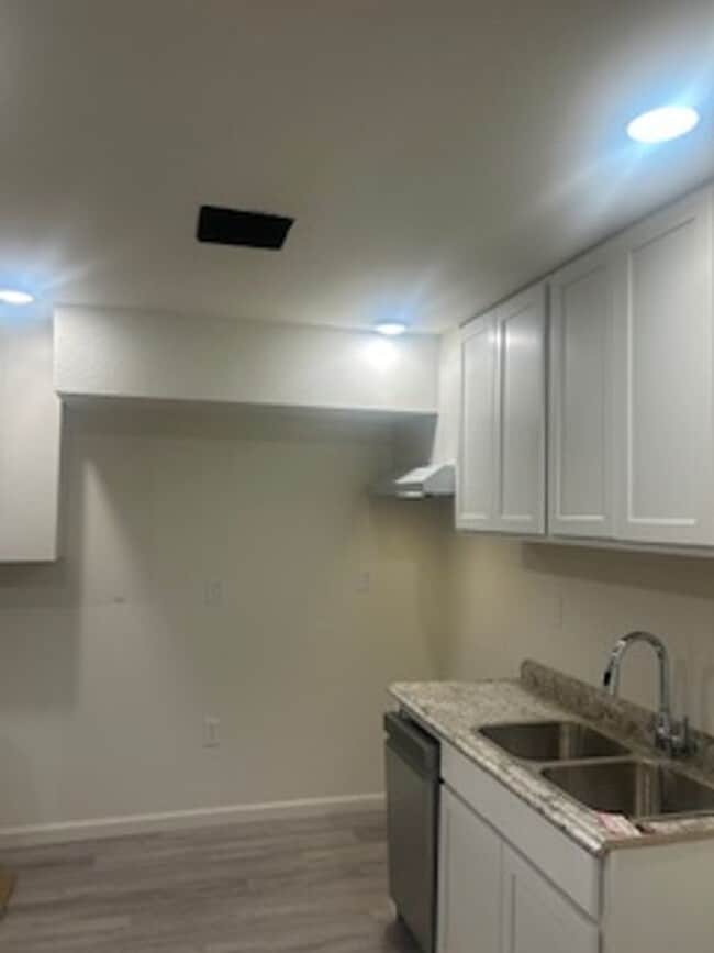 Building Photo - 3912 Amigo Dr