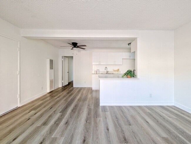 Building Photo - 1818 W Sumac Ln