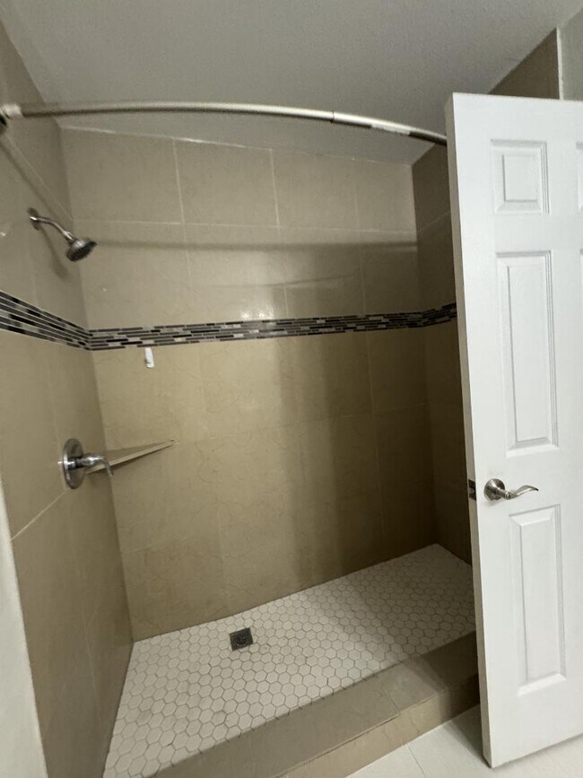 Foto del edificio - 10157 Barberry St