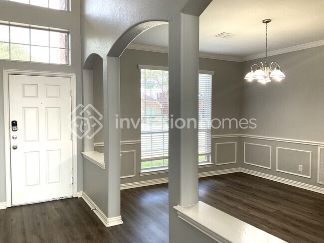 Building Photo - 1055 Heathrow Dr