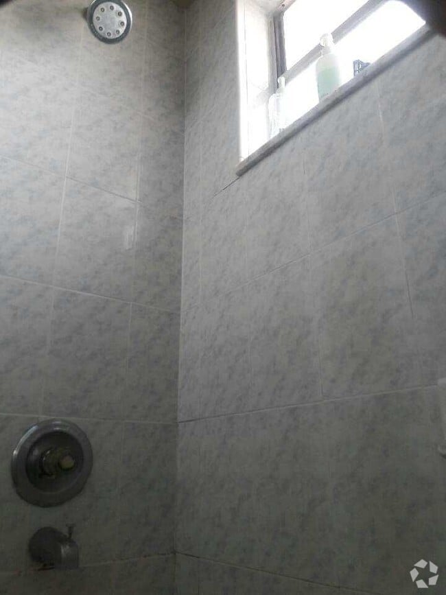 Village of Kings Creek Apartments for Rent with a Yard Miami, FL 44