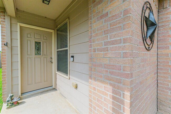 Building Photo - 16530 Peyton Ridge Cir