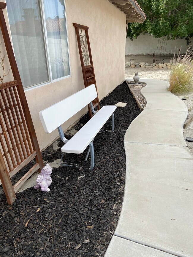 Building Photo - 69285 Rosemount Rd