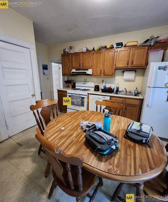 5 Peabody St Unit 1, Newton, MA 02458 Condo for Rent in Newton, MA