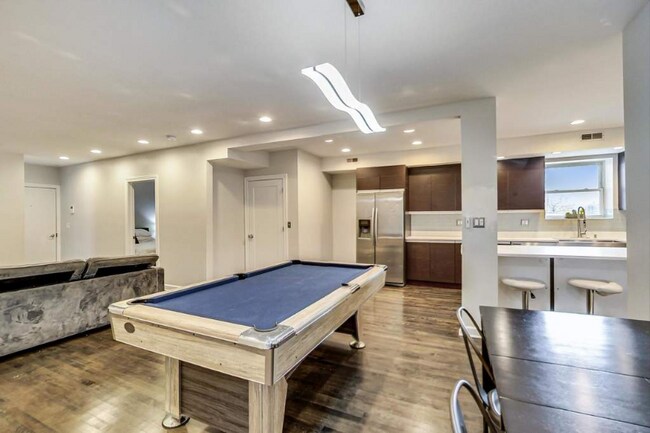Foto del edificio - 3204 N Oakley Ave