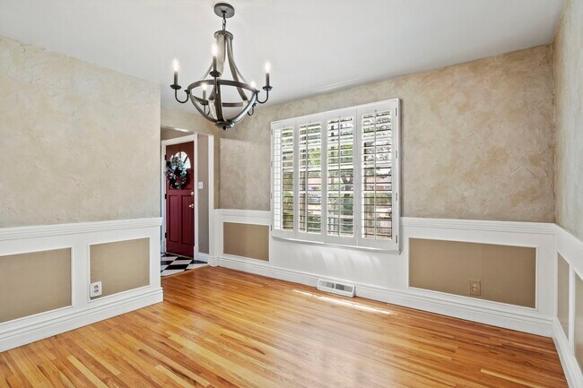 Foto del edificio - 2912 Drakestone Dr