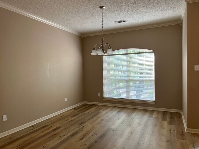 Building Photo - 2406 Oakbrook Cove