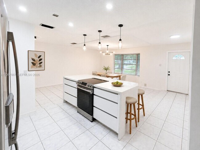 Foto del edificio - 6921 NW 5th Ct