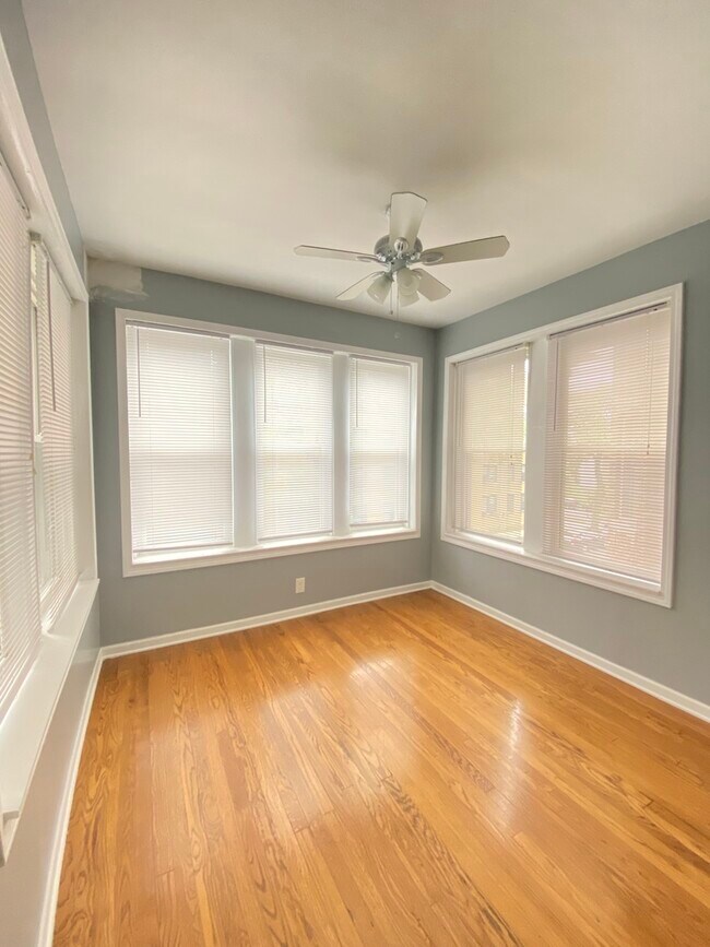 Foto del edificio - 7148 S Ridgeland Ave