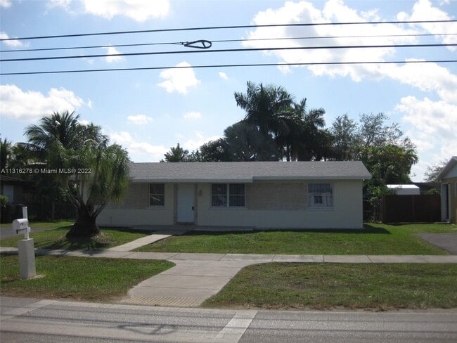 Building Photo - 1728 W Mowry Dr
