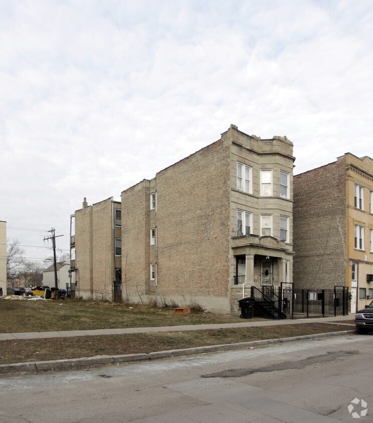 1502 S Lawndale Ave, Chicago, IL 60623 Apartments in Chicago, IL