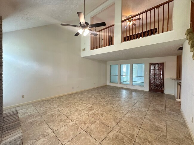 Foto del edificio - 3306 Kempwood Dr