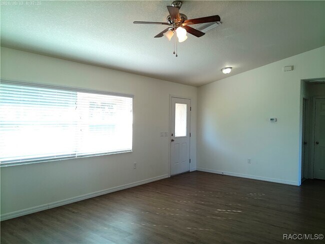 Foto del edificio - 137 N Independence Hwy