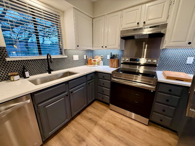 Foto del edificio - 508 Algerita Dr