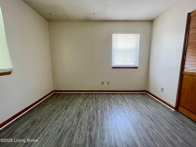 Foto del edificio - 10410 Torrington Rd