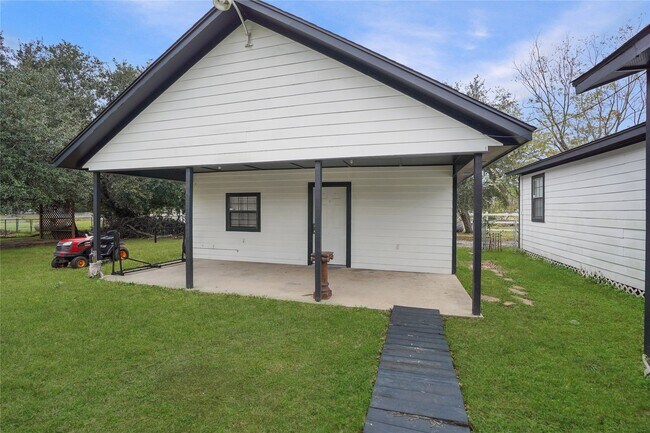 Foto del edificio - 22855 E Martin Dr