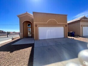 Building Photo - 3630 Grand Bahamas Dr