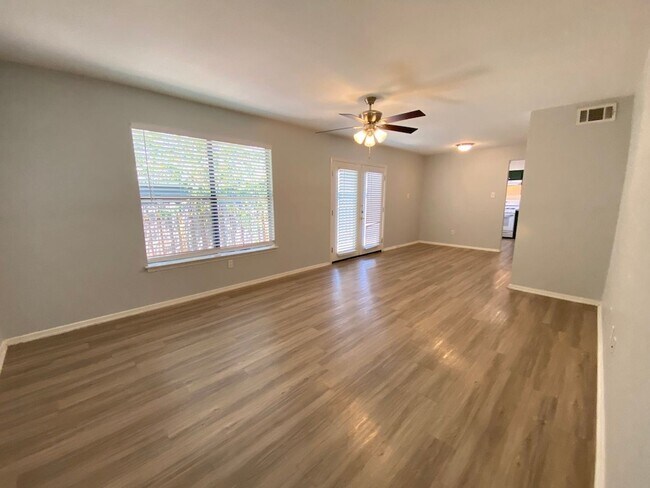 Building Photo - 3 br, 2 bath House - 6025 Signal Point
