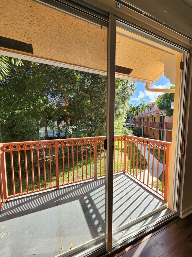 Building Photo - 2024  Alta Meadows Lane 808 Delray Beach F...