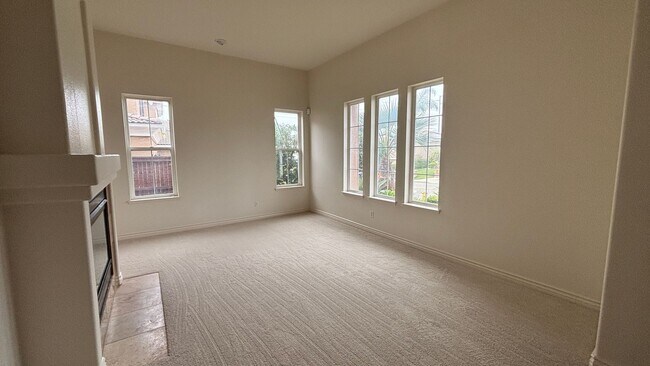 Foto del edificio - Large lovely home with amazing views!
