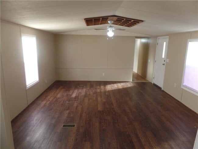 Building Photo - 135 Dv Byrd Ln