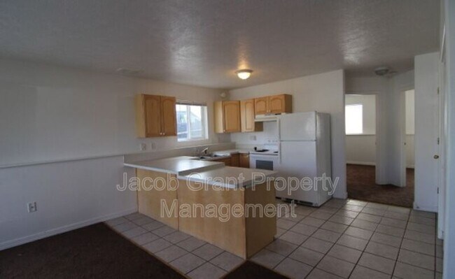 Building Photo - 1369 Elizabeth Cirlcle